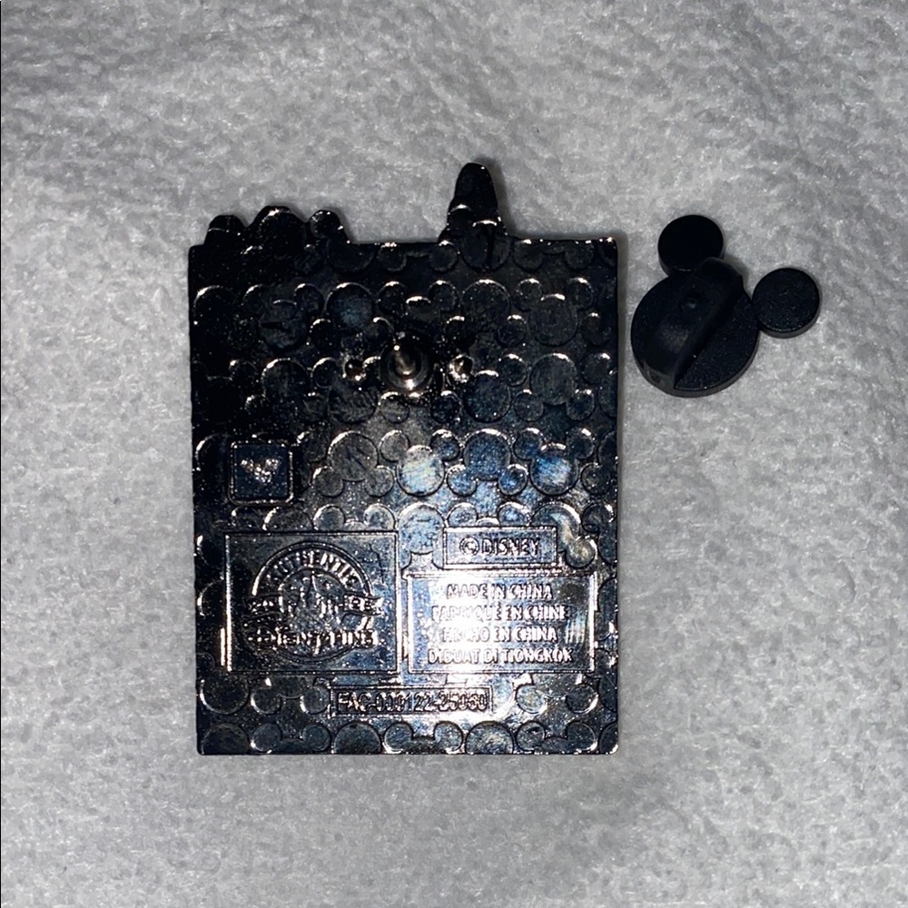 Walt Disney World 4 parks Trading Pin - Picture 2 of 2